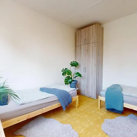 Průběžná 606 *